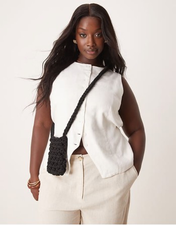 crochet crossbody phone bag in black