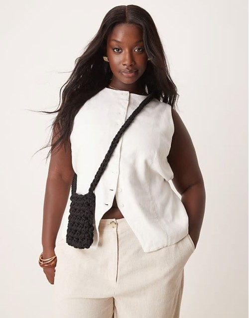 crochet crossbody phone bag in black