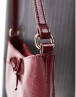 90s shoulder bag with bow in burgundy