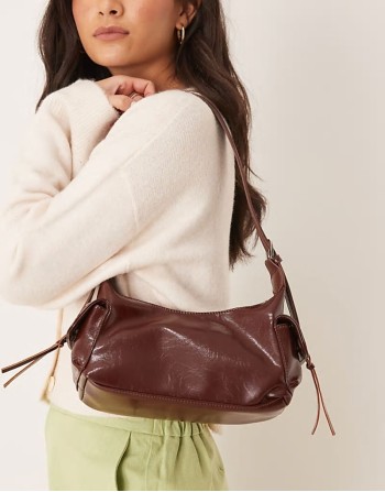 pocket detail shoulder bag in dark brown