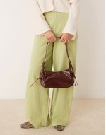 pocket detail shoulder bag in dark brown