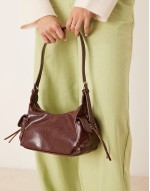 pocket detail shoulder bag in dark brown