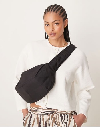 ruched 2in1 sling bag in back