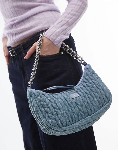 chain shoulder bag in rouched denim
