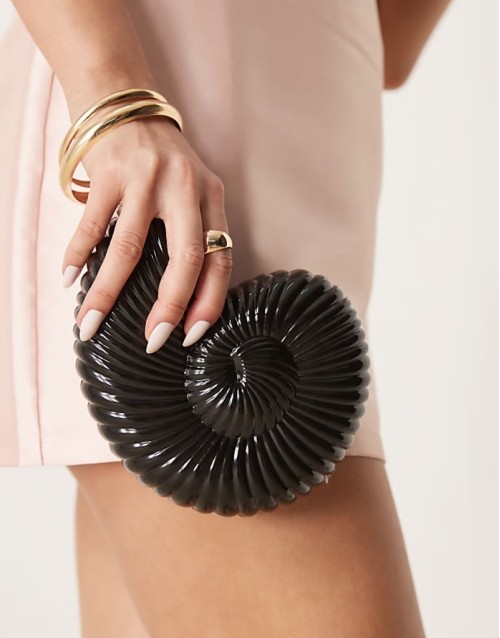 ammonite hardcase clutch bag with detatchable chain strap in black