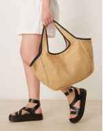 straw tote bag with pipping in natural